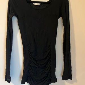 Small Hinge cinched black long sleeve